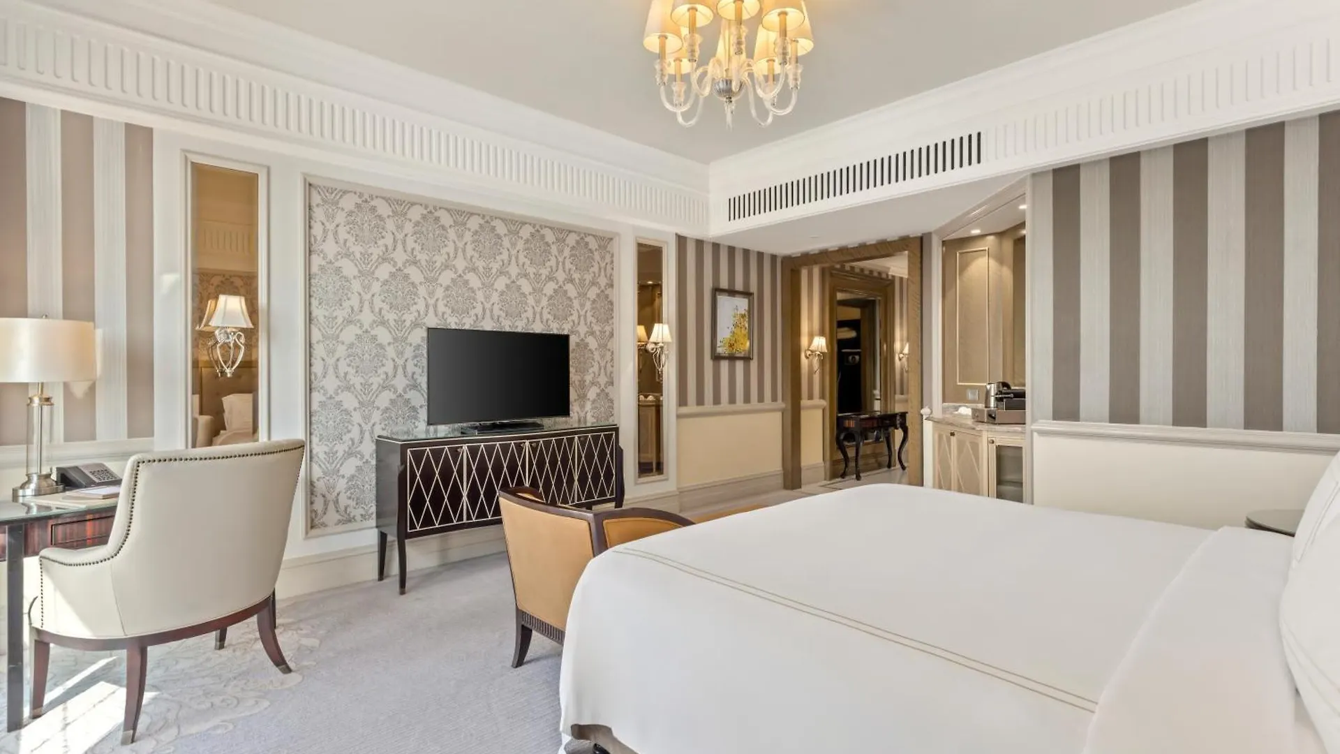 Al Habtoor Palace - Preferred Hotels & Resorts Dubai